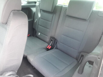 Volkswagen Touran 7 místný,2.0.16V - 16