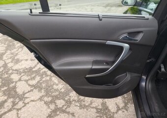 Opel Insignia 2.8 V6 4x4 kůže, navi benzín automat 191 kw - 16