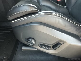Volvo XC60 2,0 4x4,R-DESIGN,SERVISKA,PANO - 16