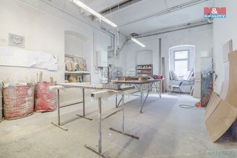 Prodej výrobního objektu, 2100 m², K. Vary, ul. Sokolovská - 16