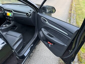 MG ZS, EV 105kW Luxury 42tkm m.ř. 2021 LED 1.Maj pano - 16