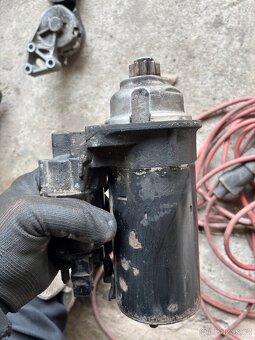 Náhradní díly - 16