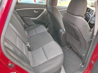 Hyundai i30 1,6 CRDi 81 kW, r.v. 12/2012, najeto 195.356km - 16
