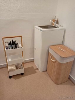 Přenechám kompletně vybavený kosmetický salón - 16