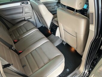 NEPOJÍZDNÝ VW Touareg 3.0TDI 176kW CASA - 16