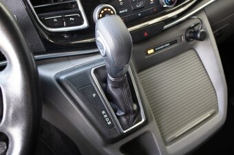 Ford Tourneo Custom L2 Titanium X z roku 2019 - 16