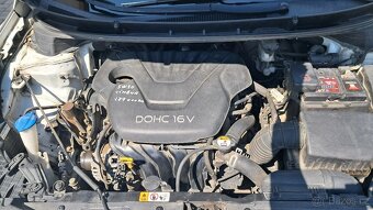 Hyundai i30 Kombi, 1.6i / 1.MAJITEL ČR - 16