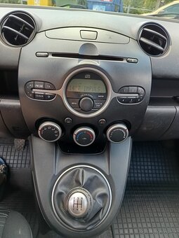 Mazda 2 - 16