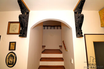 Rodinný dům 5+kk se zahradou a sklepem – klidné bydlení 15 m - 16