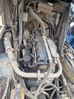 Cadillac Escalade 4x4,r.v.2002 najeto 300tis, STK do 6/2025 - 16