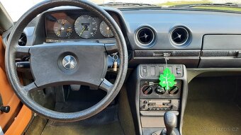 Mercedes w123  240d - 16