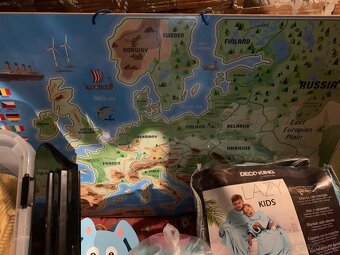 Kuchyňka + příslušenství, mapa, plyšové potraviny, kačenky.. - 16