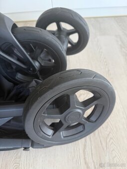 Kočárek Thule Spring Black / Grey Melange - 16