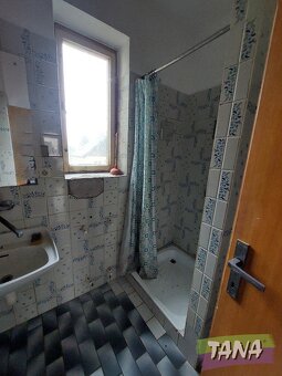 Krajový řadový rodinný dům v obci Herálec v blízkosti měst H - 16