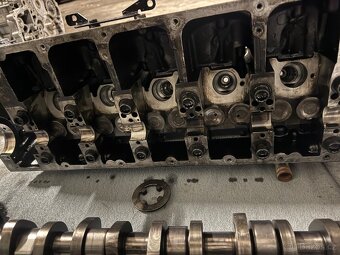 Motorové díly 2.5 TDi 128kw AXE - 16