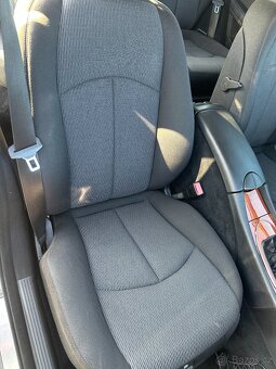 MERCEDES BENZ E 220CDI,KOMBI,TAŽNÉ,MANUÁL,ORIG.KM - 16