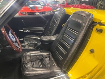 Chevrolet Corvette Stingray Convertible z roku 1972 - 16