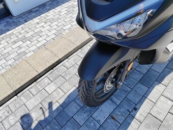Honda Pcx 125 Dx -ČR 6let záruka BLACK - 16