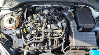Škoda Octavia 3-1.8 TSI- poškozený motor - 16