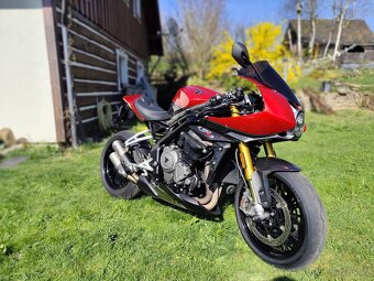 TRIUMPH STREET TRIPLE RR - 16