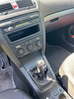 Skoda octavia 2 1.9 tdi 77kw r.v 2006 135tis km serviska - 16