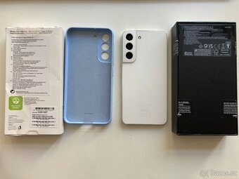 🚀 Prodej Samsung Galaxy S22 –Bílá elegance s prasklým rohem - 16