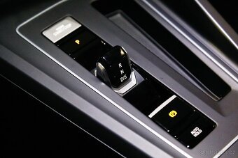 VW Golf 8 Variant 2.0 TDI DSG ACC Virtual - Zálohováno - 16