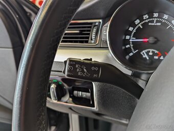 Škoda Superb 2.0TDi 125kW DSG ELEGANCE, PDC, TEMPOMAT - 16