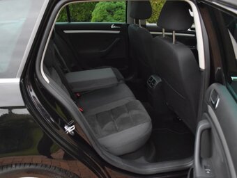 VW GOLF HIGHLINE VARIANT 1.4i TSI 160 koní  rok 8/2010 - 16