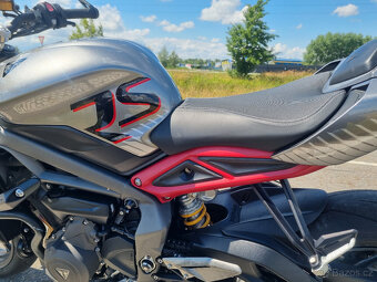 Triumph Street Triple 765 RS - 16