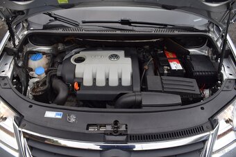 Volkswagen Touran 1,9 TDi UNITED 7MÍST,PR.SERVIS - 16