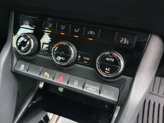 Škoda Karoq 2.0 TDI 85kW 105tkm Full LED - záruka Autodraft - 16