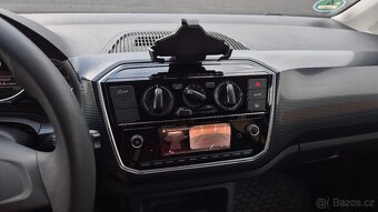 Volkswagen Up 2021 1.0 48kW 1.Maj. zadní Kamera DAB Radio - 16