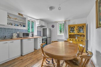 Prodej vícegeneračního domu 538m², zastavěná plocha 507m2, p - 16