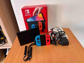 🎮 Nintendo Switch (OLED model) – Neon Blue / Neon Red - 16