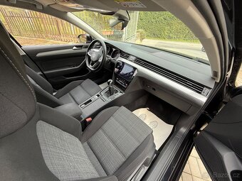 VW Passat B8 2.0 TDi 110Kw/Highline/MatrixFulled/Navi/145Tkm - 16