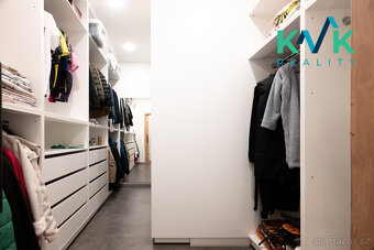 Nízkoenergetický, prostorný bungalov 5+kk s bazénem - 16