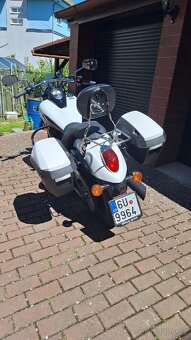 Kawasaki Vulcan 900 Custom - 16