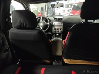 Alfa Romeo 147 1,9 JTD 85kW rok 2003 - 16