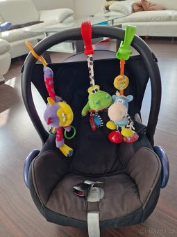 Maxi-cosi autosedačka + izofix základna + dárky - 16