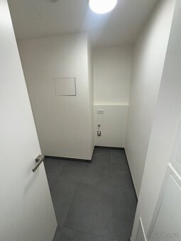 Pronájem bytu 2+55 v Praze - ul. V třešňovce - 16
