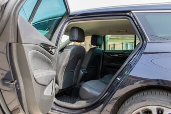 Opel Insignia ST 1.6 Turbo S&S Innovation AT6 - 16