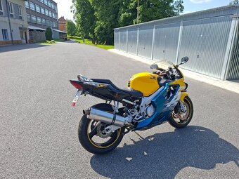 Honda cbr 600f - 16