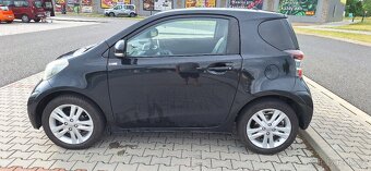 Toyota iQ 1,0 automat CVT max.výbava - 16