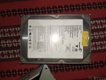 Starší PC sestava - AMD Athlon 64 / NVIDIA GeForce 210
 - 16