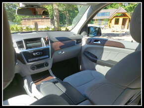 Mercedes-Benz GL 350 - 16