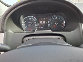 Jaguar XF 3.0 benzín 340 koní 4x4 - 16