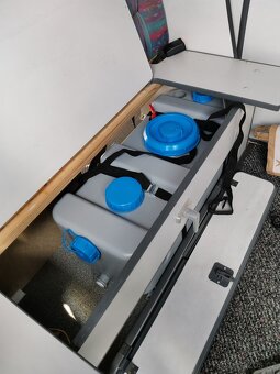 Obytný Ford Transit - 16