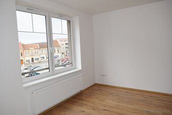 Pronájem bytu 2+kk v centru Hořic na náměstí - 16