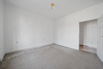 Prostorný byt 4+1 ve skvělé lokalitě u centra - Dvůr Králové - 16